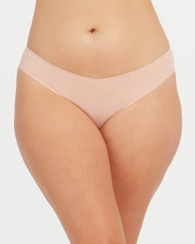 Fit-to-You Superlight Smoothing Thong