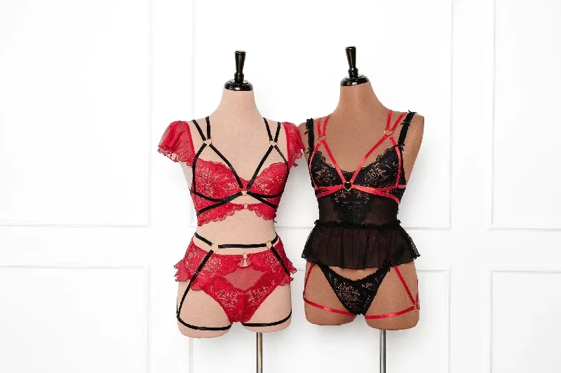 lace-mesh-keyhole-bralette-scarlet