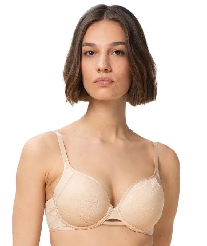 triumph-airy-sensation-spacer-t-shirt-bra-nude-beige